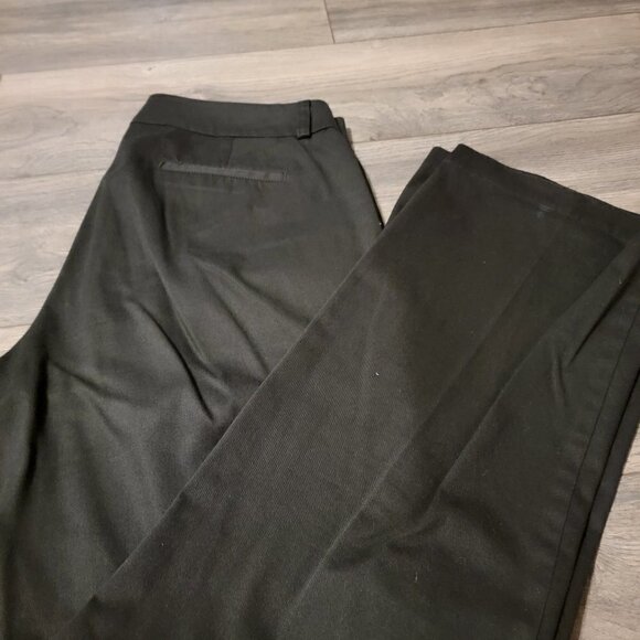 Dockers Boot Cut Dress Pants - Size 10 long - Length 32" Black - Picture 2 of 4